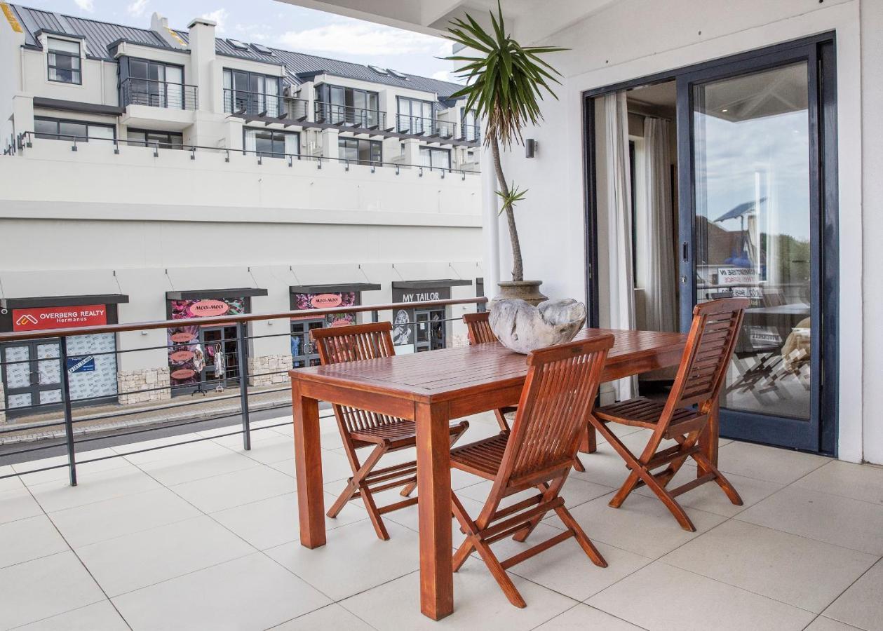 Marine Square Luxury Suites Херманус Экстерьер фото